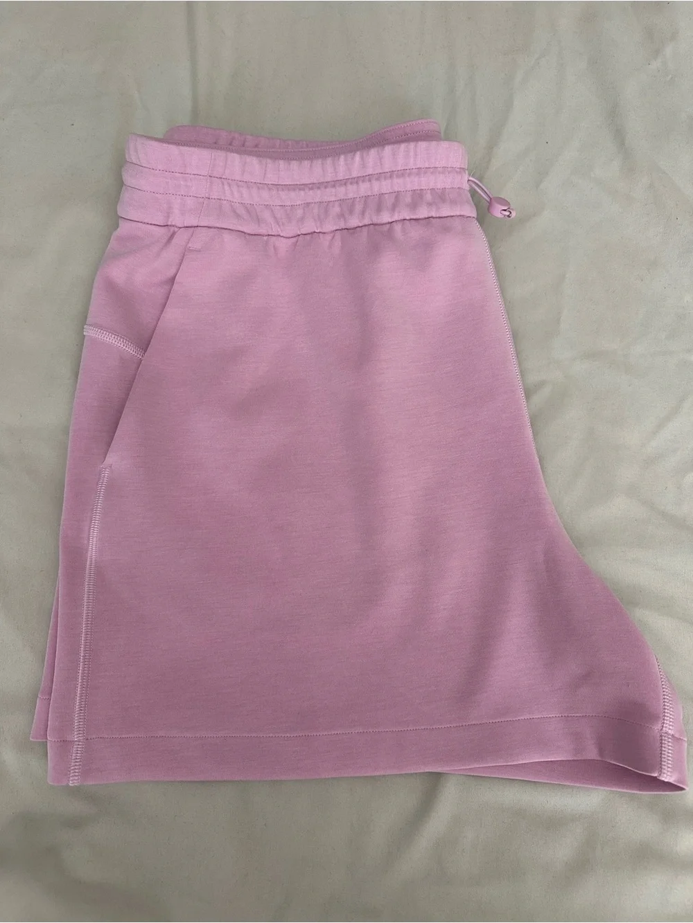 lululemon athletica Sofstreme 4” Shorts EUC